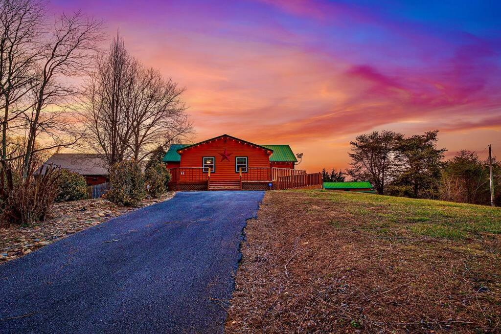 King Beds, Views, Easyroads, Pooltable, Spa, Theater, Outdoor Fun Villa Sevierville Exterior photo